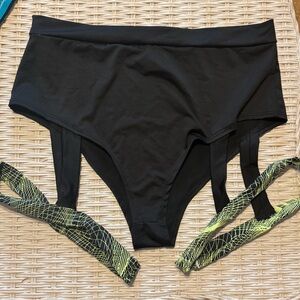 iHeartRaves Black shorts